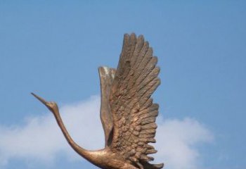 南通展翅高飞的仙鹤动物铜雕