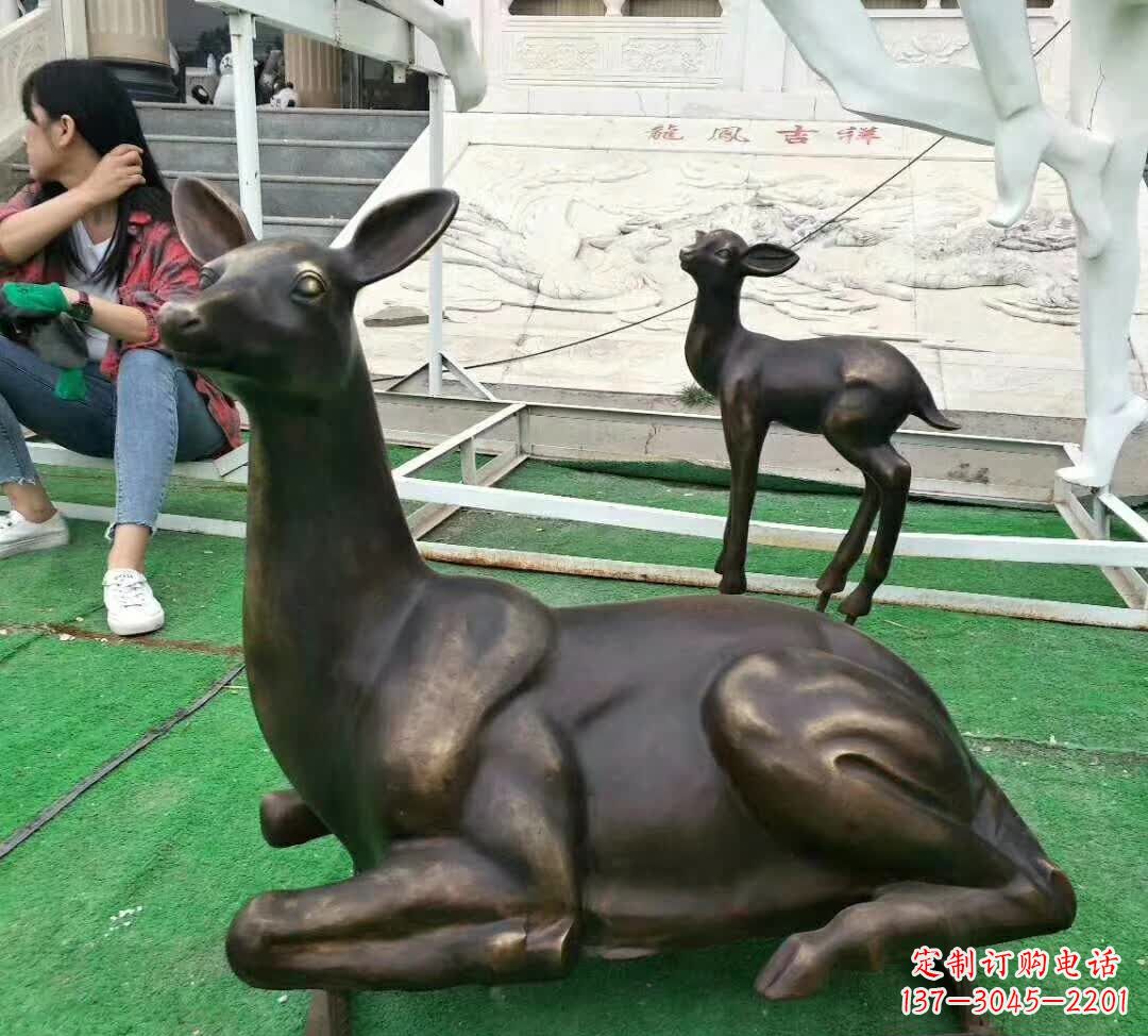 南通铸铜广场动物鹿雕塑