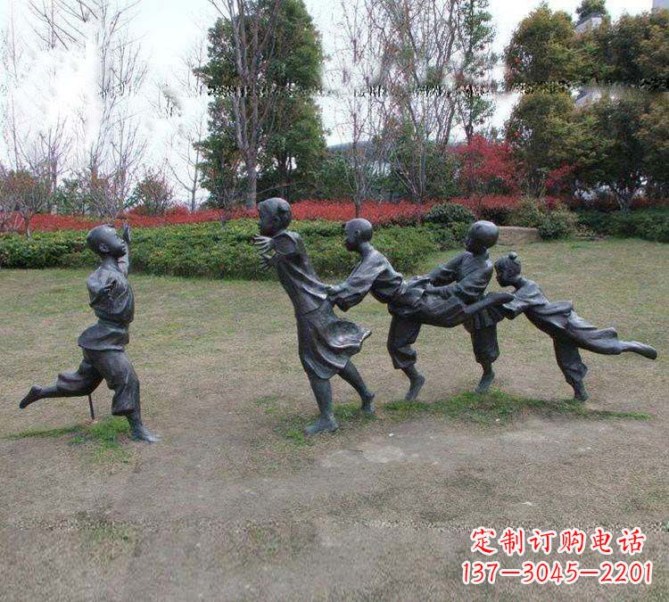 南通铸铜老鹰捉小鸡儿童雕塑