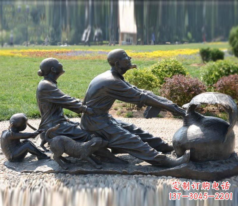 南通祖孙三人拔萝卜铜雕