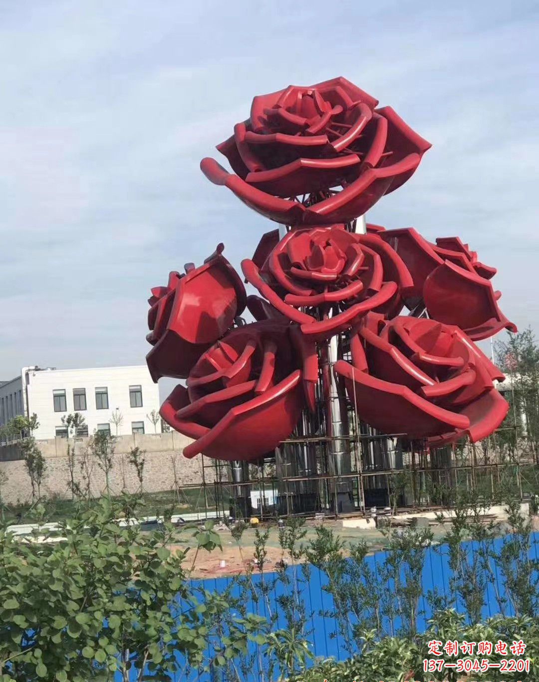 南通玫瑰花雕塑-广场创意不锈钢红色玫瑰花雕塑